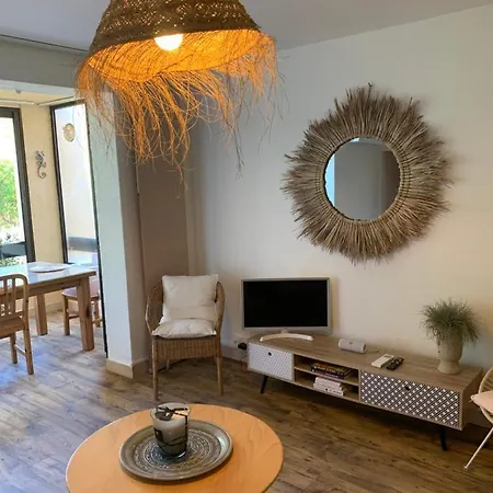 Un Havre De Paix Proche Du Centre Et Des Plages Grand Avec Un Canape Lit Et Un Coin Nuit Lit Double Διαμέρισμα *