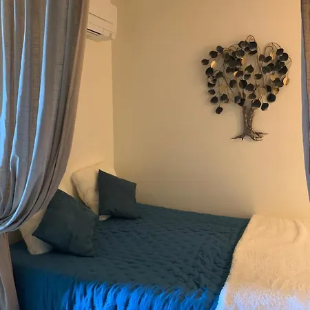 Un Havre De Paix Proche Du Centre Et Des Plages Grand Avec Un Canape Lit Et Un Coin Nuit Lit Double *