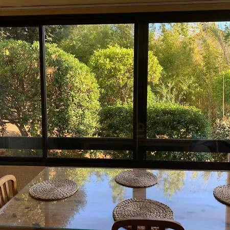 Un Havre De Paix Proche Du Centre Et Des Plages Grand Avec Un Canape Lit Et Un Coin Nuit Lit Double